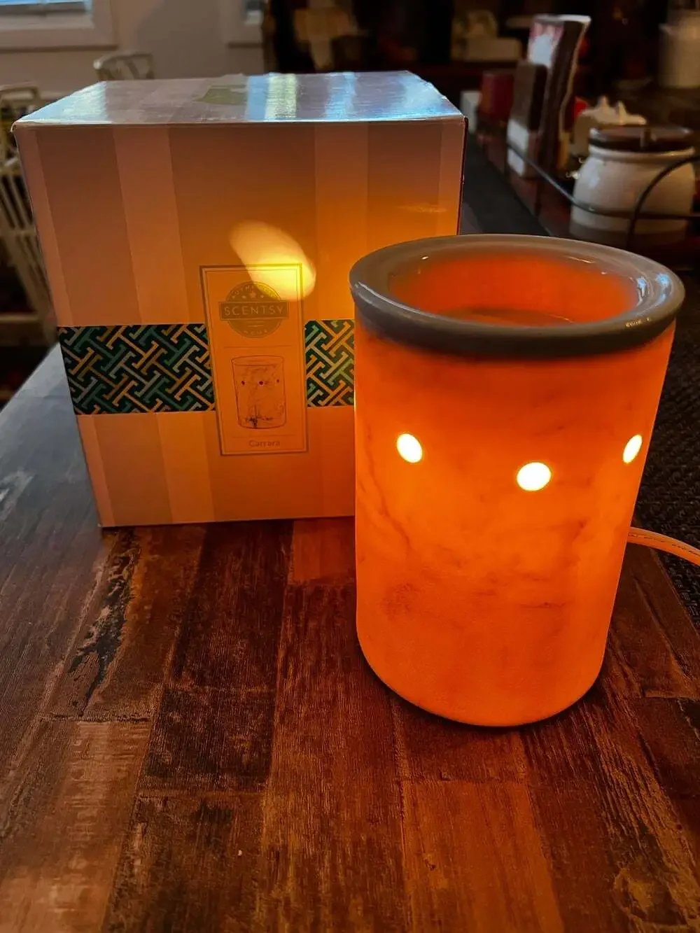 Scentsy Carrara Warmer